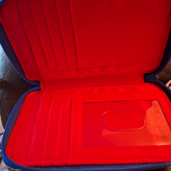 Vera Bradley - Picture 4 of 5